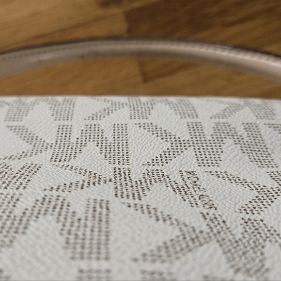 Michael Kors Satchel Handbag Cream Color Crossbody strap included - Picture 14 of 16